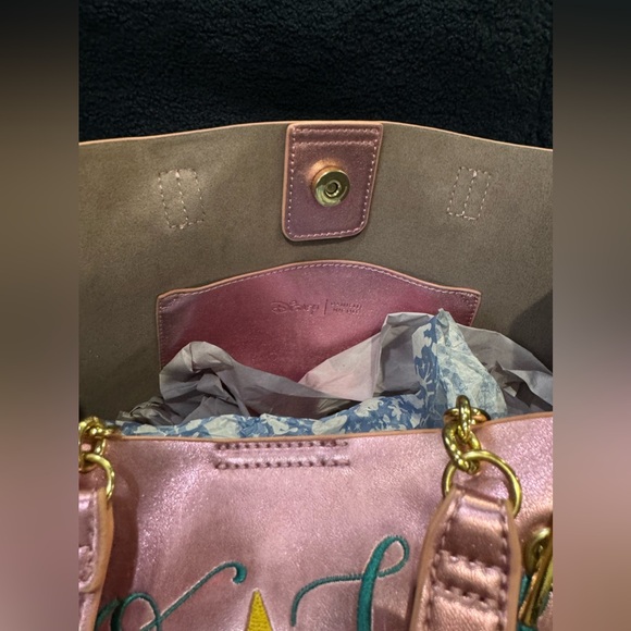 Danielle Nicole Disney’s Beauty and the Beast “Be our Guest” tote purse - Picture 9 of 11